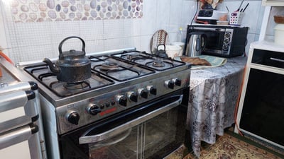 “نسيا إغلاق صمام الغاز” قبل النوم.. وفاة زوجين اختناقاً داخل المنزل في كركوك