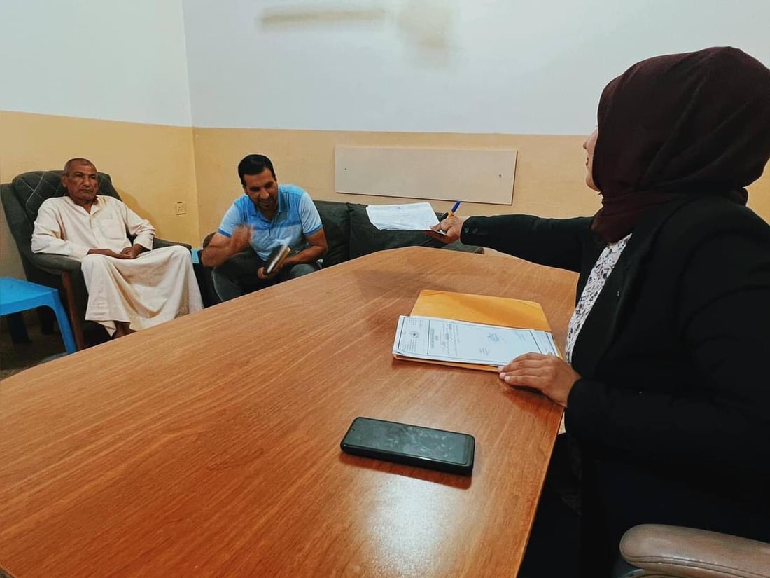 صور: أول امرأة في واسط تتولى منصباً بلدياً.. كرسي “تاج الدين” للمهندسة هديل