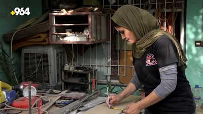 فيديو: نور البغدادية تحب تقطيع الأخشاب وتقتحم عالم النجارين: إنه فنّ وجمال