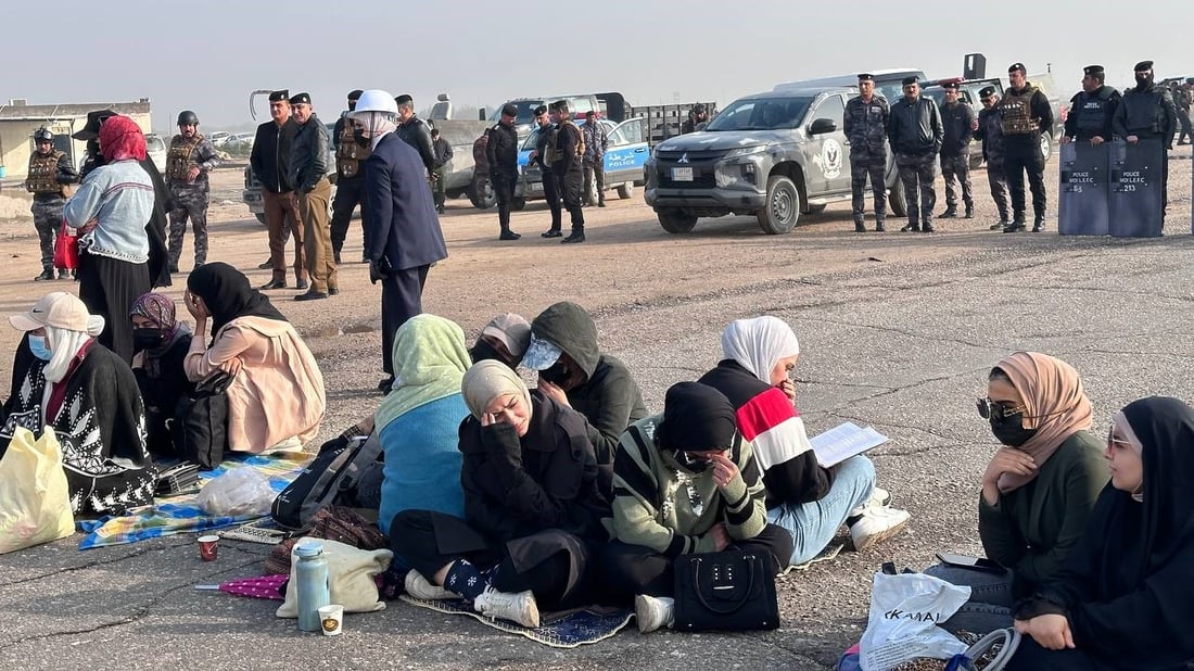 بنات هندسة النفط يذكّرون الوزير بوعد التعيين.. صور من تظاهرة غاز الجنوب بالبصرة