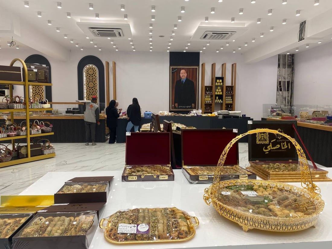 صور: “كليجة” الخاصكي مختلفة هذا العام.. خلطة بحلوى الجزر ومعجنات أوروبا أرخص