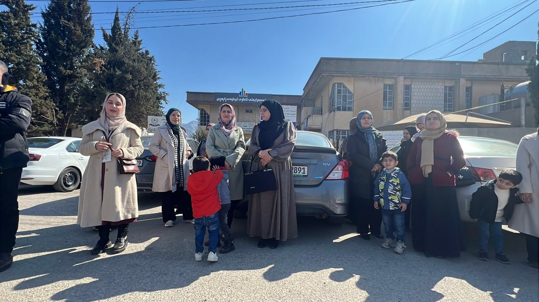 بژمێرەکانی راپەڕین لەبەردەم بەرێوەبەرایەتی ئامار گردبونەوەیان ئەنجامدا