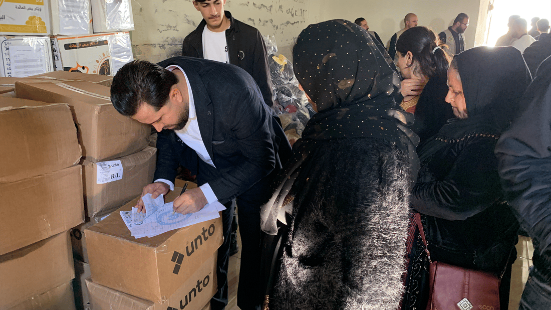 لە پشدەر خۆراک و نەوت و جانتای قوتابی دابەش کران