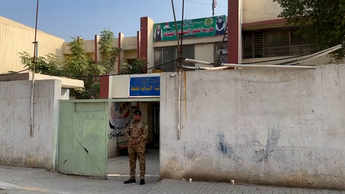 اعتقال مجموعة تشتري بطاقات انتخابية وتمزق صور المرشحين