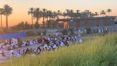 أبو غريب: صلاة العيد في الهواء الطلق وبين النخيل تطبيقاً للوصية (صور)