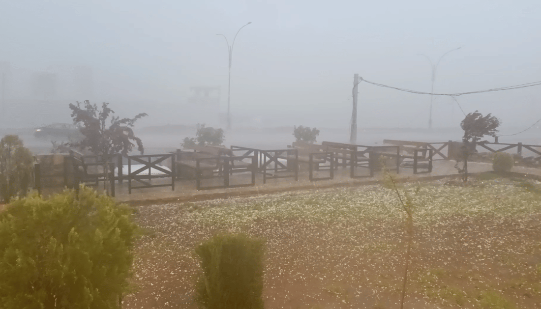 Hailstorm injures 35 in Raparin, knocks out power feeders