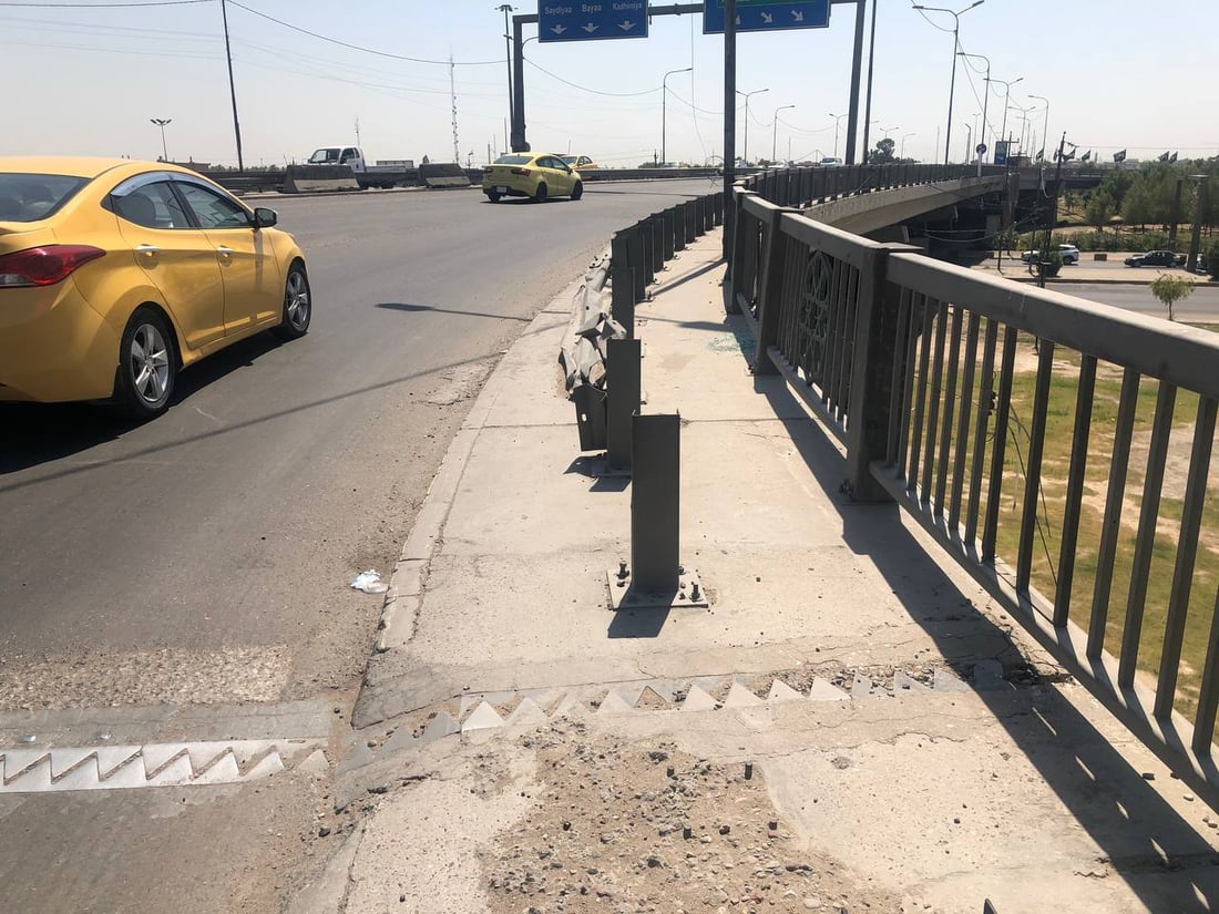 صور: “جسر بغداد” قد يشلّ الخط السريع.. لا تبليط ولا أسيجة منذ سنوات!