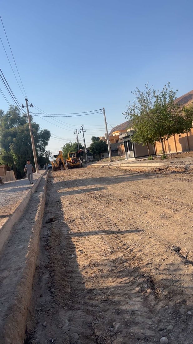 شەقامەکانی هەریر نۆژەن دەکرێنەوە و قیرتاو دەکرێن؛ ئاوەڕۆشیان بۆ دەکرێت