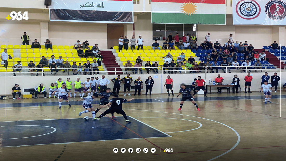 دیمەنێک لە یاری کۆتایی جامی فوتساڵی عێراق لەنێوان کچانی هەولێر و جەوییە. وێنە: 964