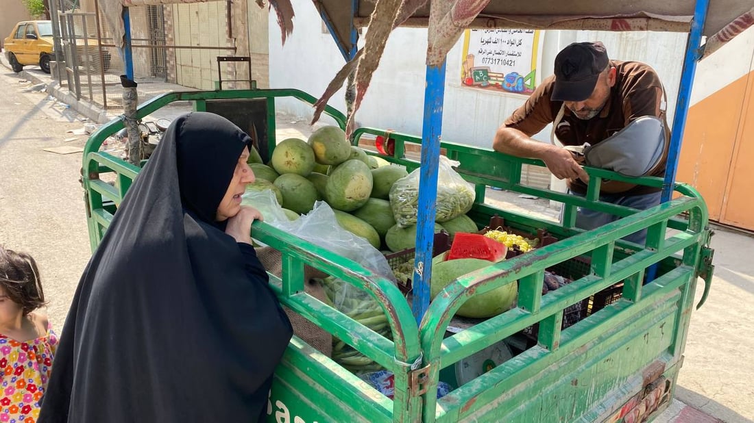 كم تربح؟.. دردشة مع “أبو ستوتة” خضار في البصرة: سيأتينا الريحان مبرداً من أربيل