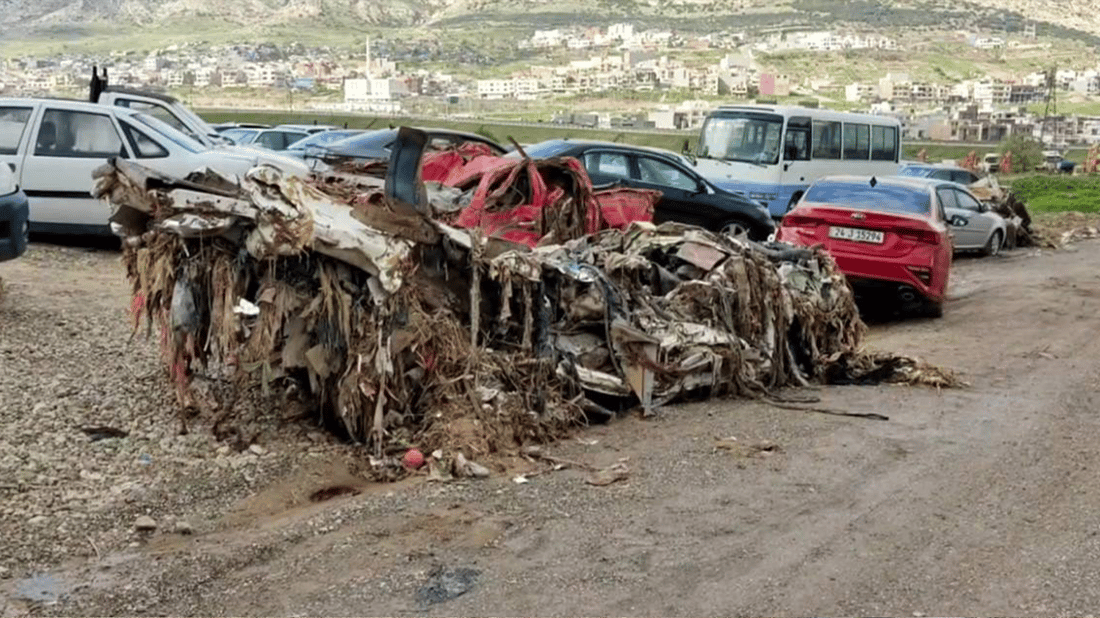 ئەو ئۆتۆمبێلانەی بەر لافاو کەوتوون ئۆتۆمبێلی دیکەیان تێکەڵ کراوە