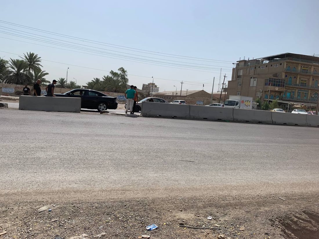 صور: جدل في عويريج بعد نقل جسر المشاة إلى موقعه الجديد أمام مخابز باب الآغا