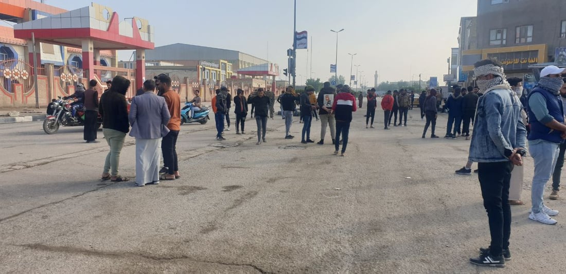 صور: خريجون يغلقون تقاطعات رئيسية في السماوة لإعادة التعاقد معهم