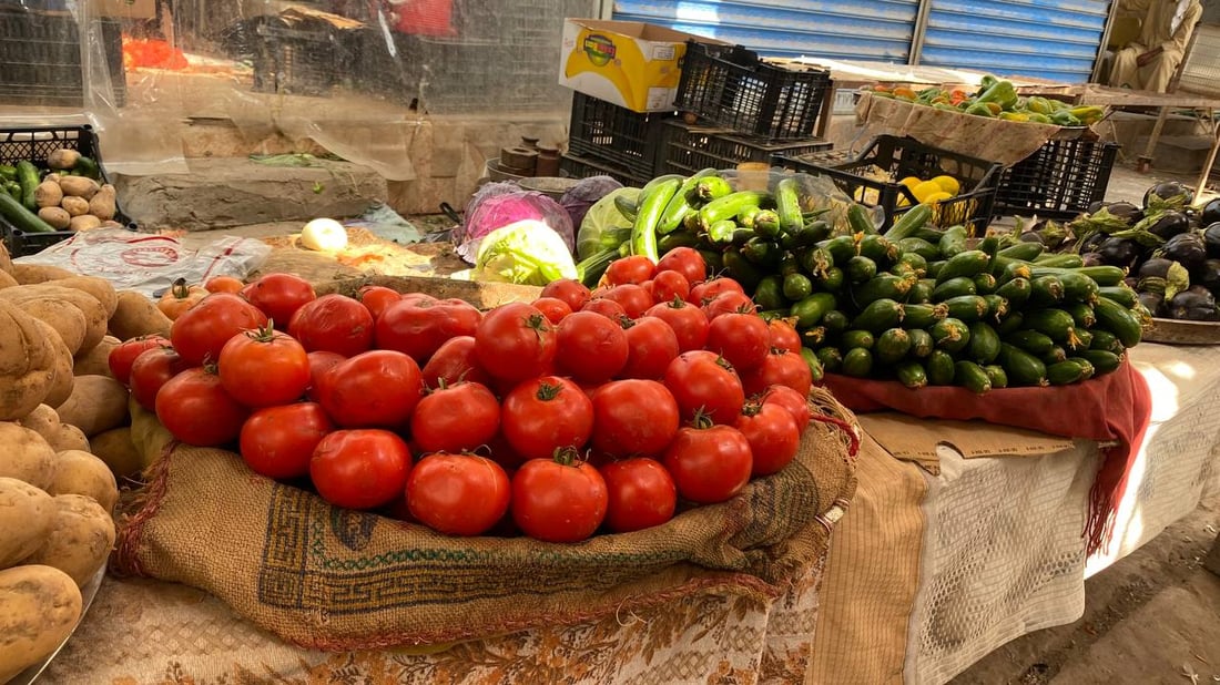 الطماطة انهارت إلى 250 ديناراً والبصل يحلّق.. علوة السليمانية