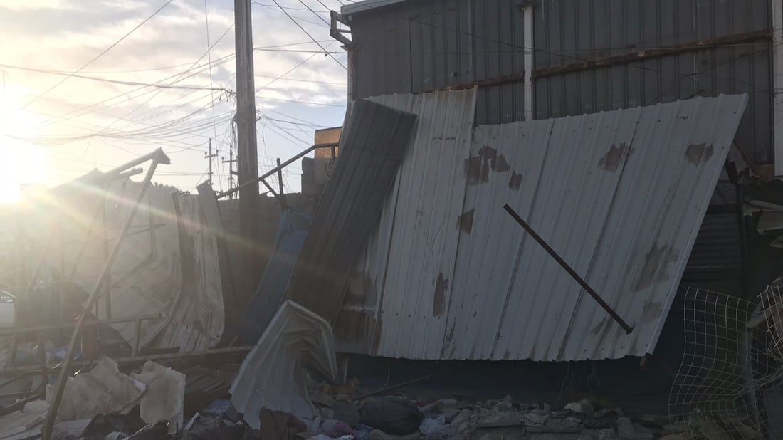 صور: تدمير بسطات شارع 26 في البياع.. حملة رفع تجاوزات صارمة والمعارض تتنفس أخيراً