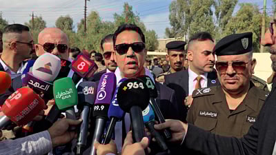 محافظ نينوى من أمام مركز الاقتراع: هبوا إلى الصناديق نحتاج إلى صوت في بغداد