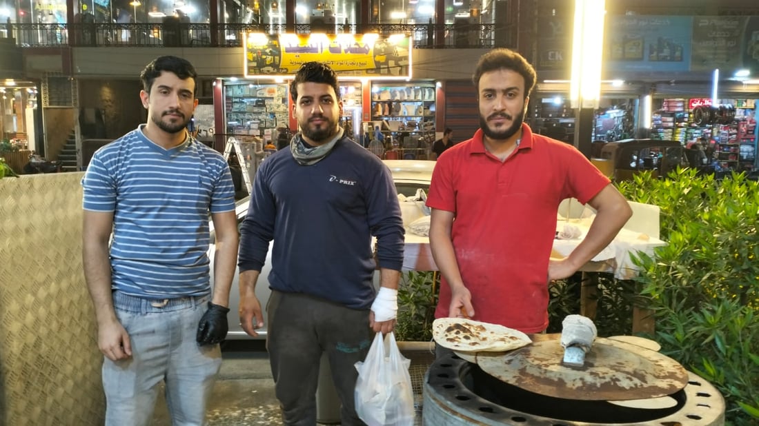 ليالي شارع المسبح أحلى ما في بغداد الجديدة.. تجارة وشاي وعشاء فاخر (صور)