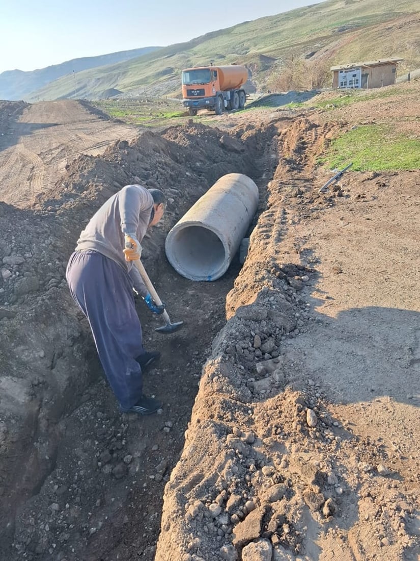 گوندێكی سه‌نگاو حكومه‌ت رێگاى بۆ دروستكردن و خۆشیان قه‌نته‌ره‌ و پرده‌كان