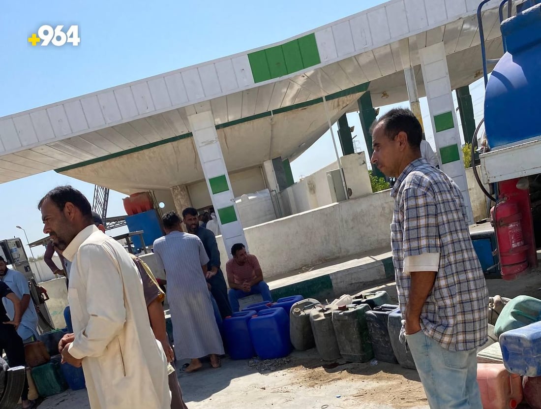 مشاكل الشتاء تبدأ مبكّراً في أبو غريب.. طابور النفط الأبيض يستمر لساعات (فيديو)