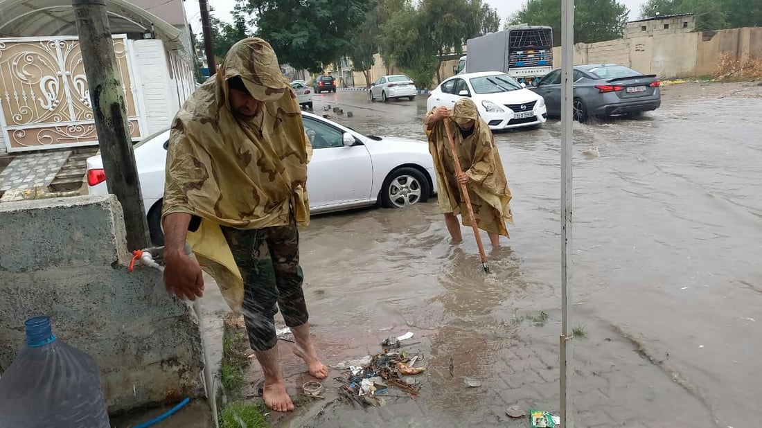 الجيش يتدخل لفتح مجاري آلتون كوبري.. سيول الأمطار أغرقت كل الشوارع (فيديو)
