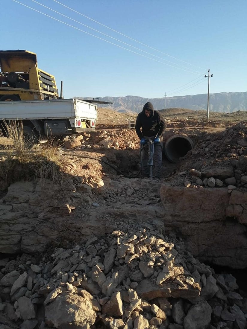 گوندێكی سه‌نگاو حكومه‌ت رێگاى بۆ دروستكردن و خۆشیان قه‌نته‌ره‌ و پرده‌كان