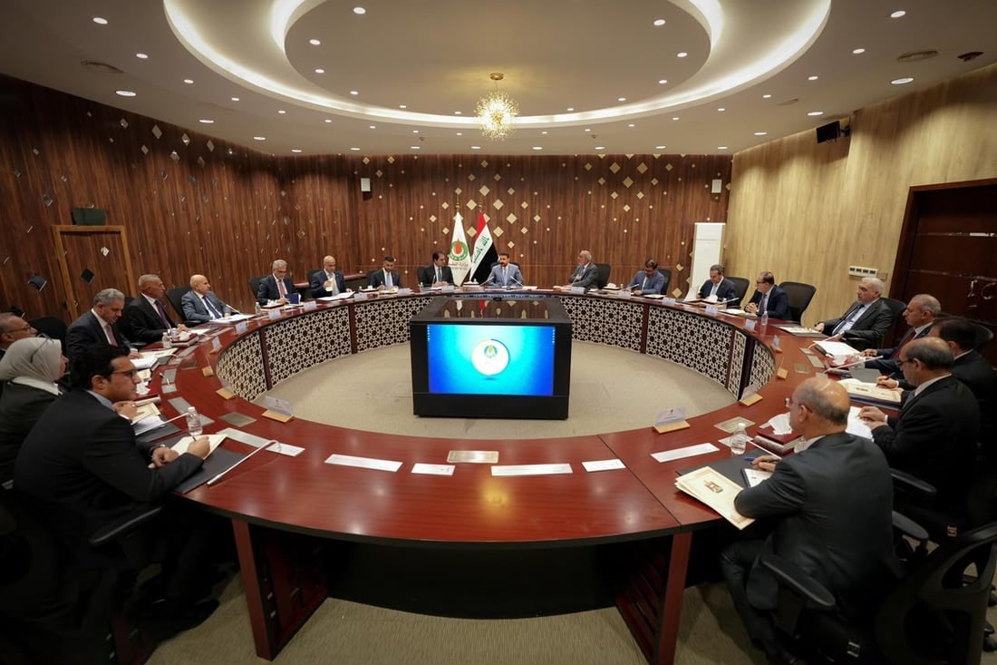 الزيدي يأخذ المندلاوي لوزارة النفط ويسلمه مفاتيح طاقة العراق