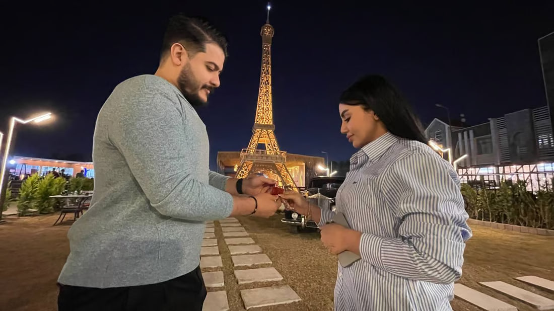 Baghdad restaurant introduces unique experience with Eiffel Tower replica
