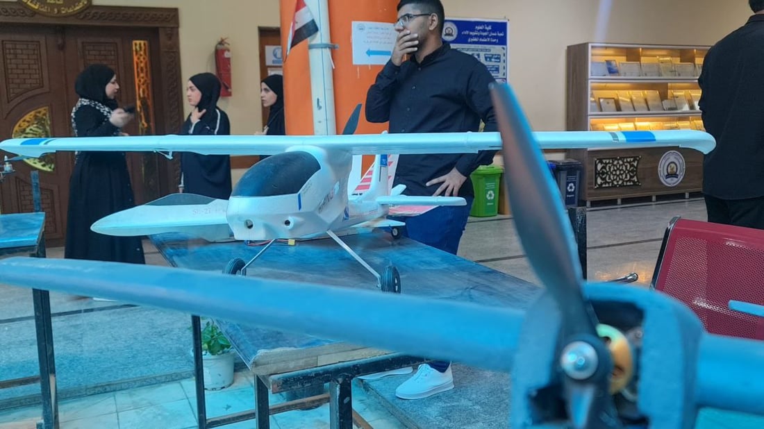 صور: طائرات مسيّرة ورادارات.. جامعة المثنى تعرض ابتكارات الطلاب و”تقطع الاتصالات”