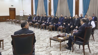 حشد من النواب في مكتب المالكي بينهم عامر عبد الجبار وحسين مؤنس