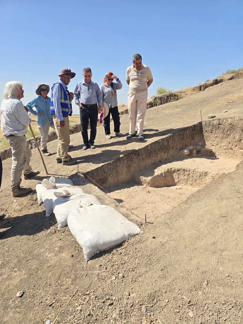 تیمه‌كانى سێ زانكۆى جیهانى كارى كنه‌و پشكنین له‌ سێ گردى شوێنه‌وارى سلێمانى ده‌كه‌ن