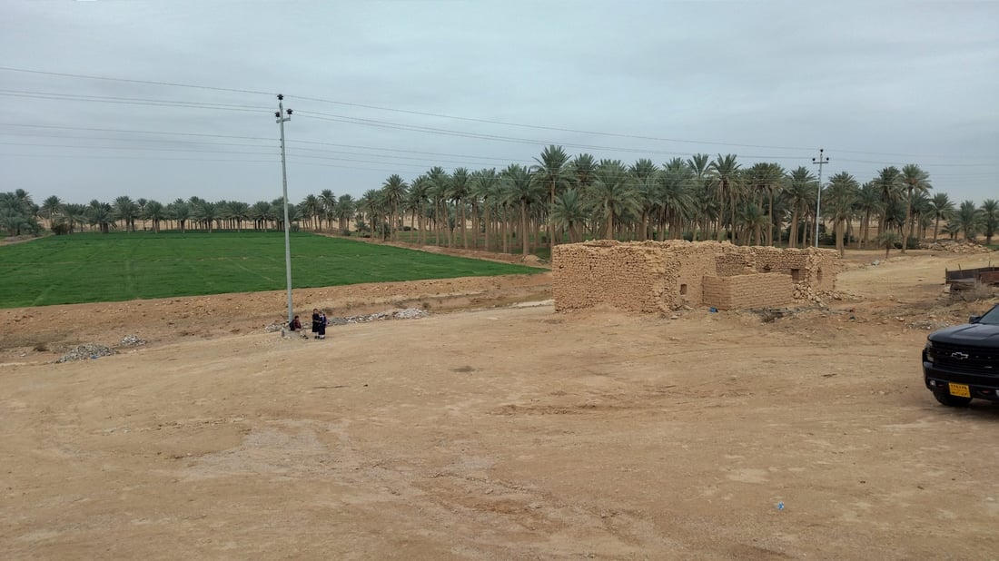 البغدادي: قرية “السحل” تحظى لأول مرة بالكهرباء والاسفلت (صور)