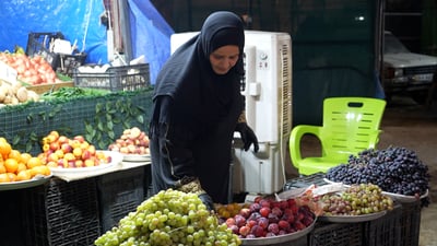 أهل تكريت يحبون دكان أم محمود في شارع 40.. البائعة الوحيدة صارت “بنت الديرة”