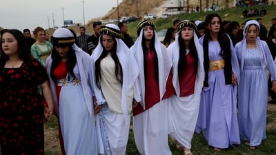 الرقص على كل مروج سنجار ولا أحد في المنزل.. عيد الإيزيديين بدأ أيضاً (فيديو)