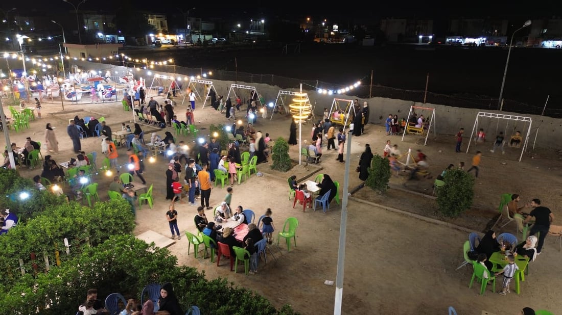 صور: العيد ليلاً في المحمودية.. لا نذهب إلى بغداد كثيراً فالمتنزهات “تتطور وتتطور”