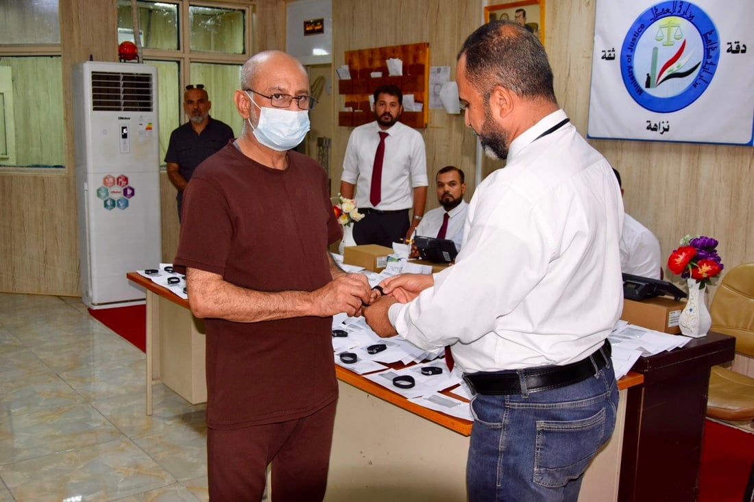 صور: 3 آلاف سوار إلكتروني لتنظيم حوانيت سجن الناصرية ومنع التلاعب بالأسعار