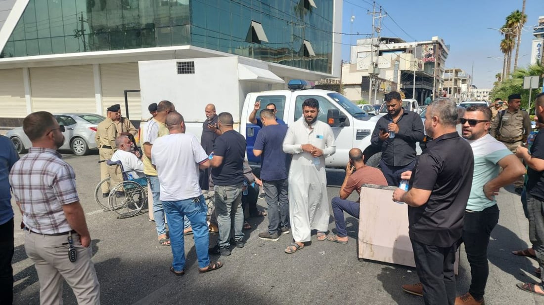 صور من كركوك: أصحاب المولدات يقطعون شارع الحكومة.. “متى تعلنون تسعيرة أيلول”