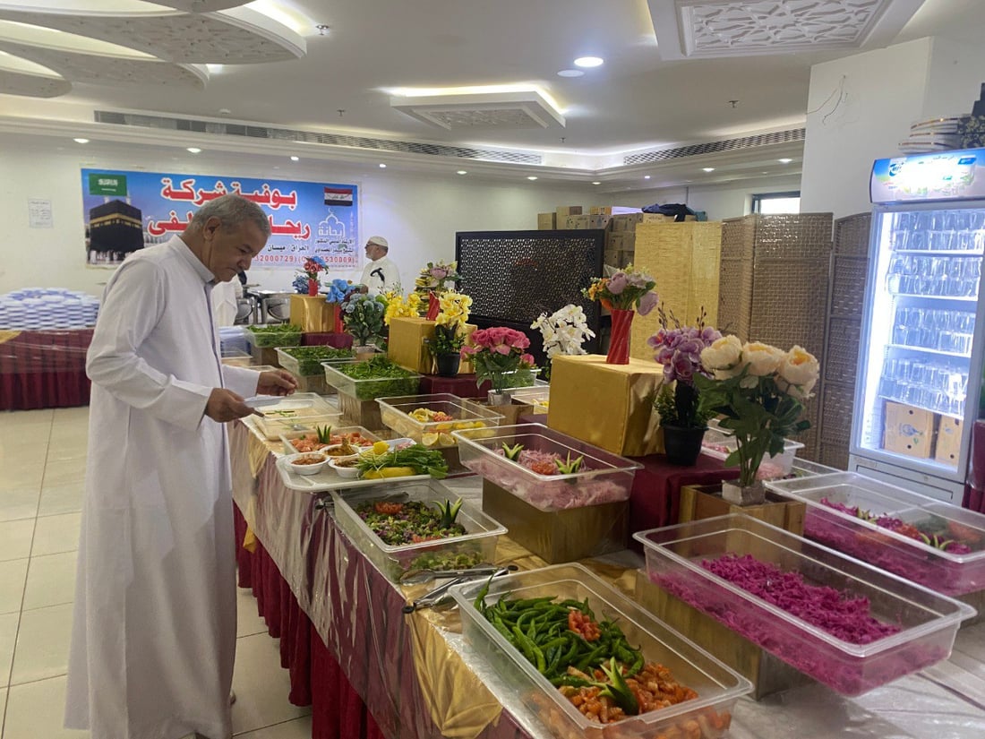 رجال دين وطباخون وبدأ تدريب العمرة.. لا بد من دولما في السعودية (صور)