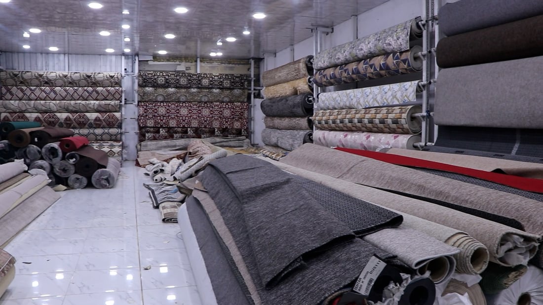 10 موديلات هذا العام والبيع بـ “الشانة”.. صور من سوق المفروشات في الكوت