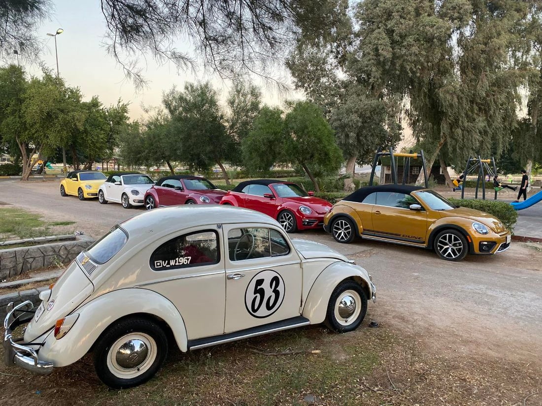 العراقيات يعشقن سيارة الرايخ الألماني.. معتز يجمع ملاك “الرگة” في گروب فيسبوك (صور)