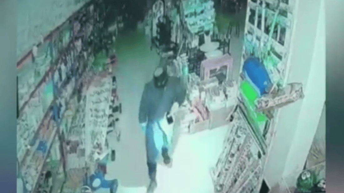 فيديو: طويل القامة ويسرق ثم يحرق.. “أبو طبر” يقلق حديثة والشرطة تستنفر